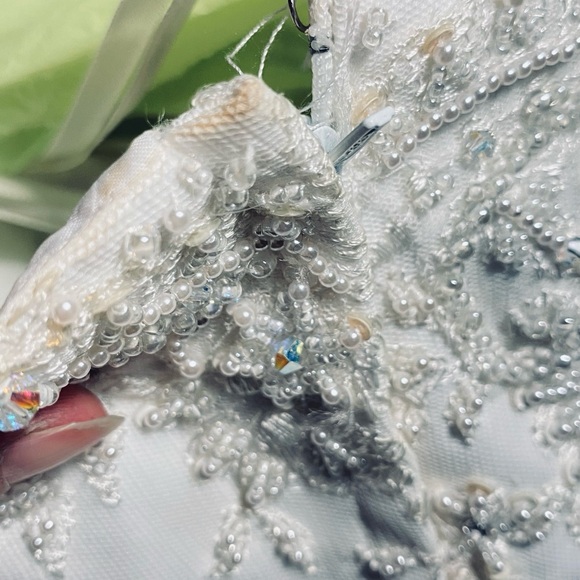 Size 0 Wedding Dress - Picture 17 of 17